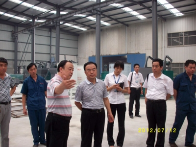 2012.7.12日李國忠教授到我公司參觀考察、指導(dǎo)工作
