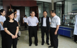 廢棄物資源化國家工程研究中心、昆明理工大學(xué)孫可偉教授,棄物資源化國家工程研究中心常務(wù)副主任、昆明理工大學(xué)教授李如燕博士蒞臨指導(dǎo)